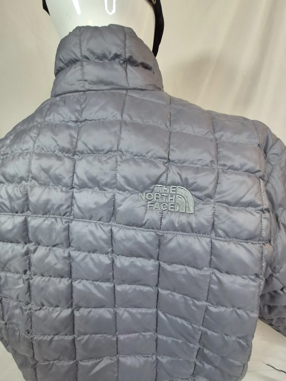 The North Face men's Quilted Packable Jacket - Light Gray